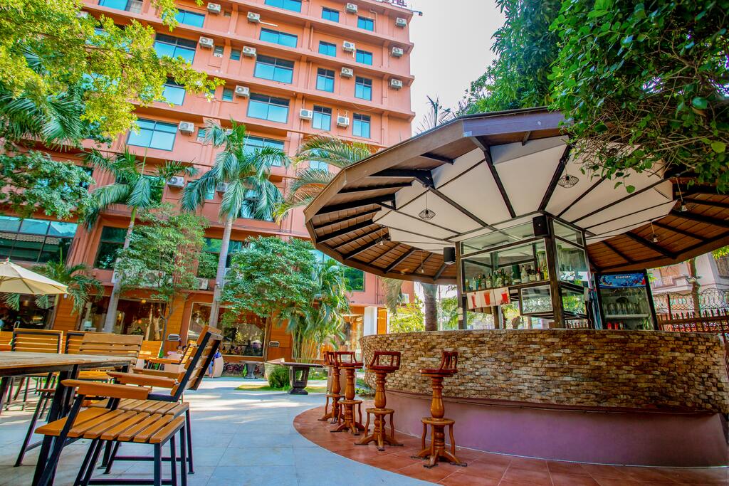 E-outfitting Golden Country Hotel