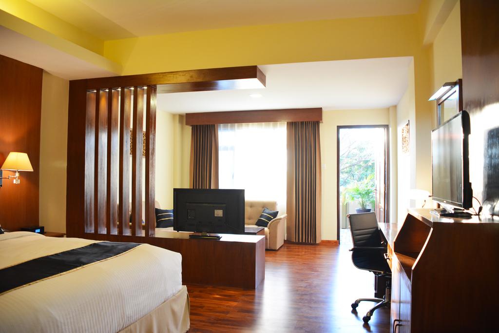 Eastern Palace Hotel