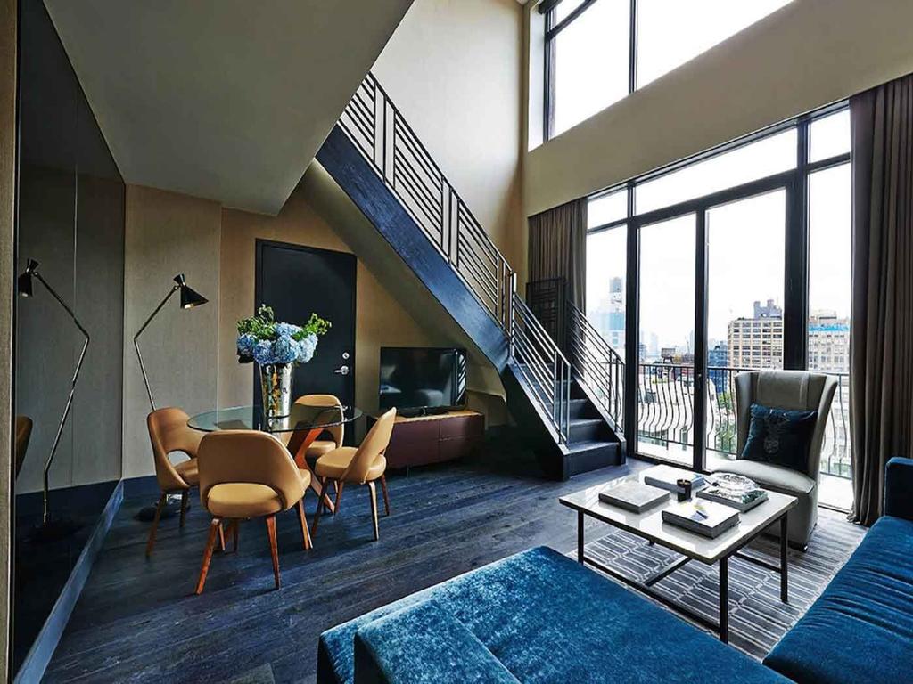 SIXTY SoHo