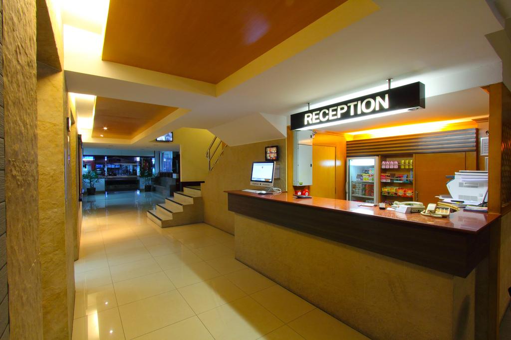 Hi Season Hotel