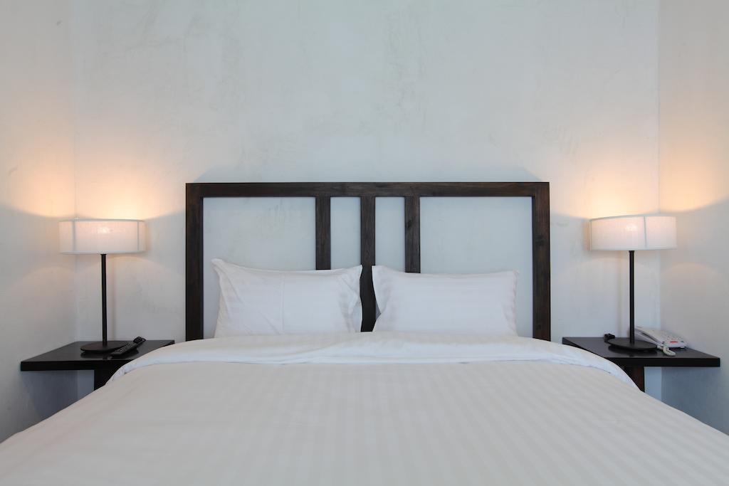 99 The Gallery Hotel