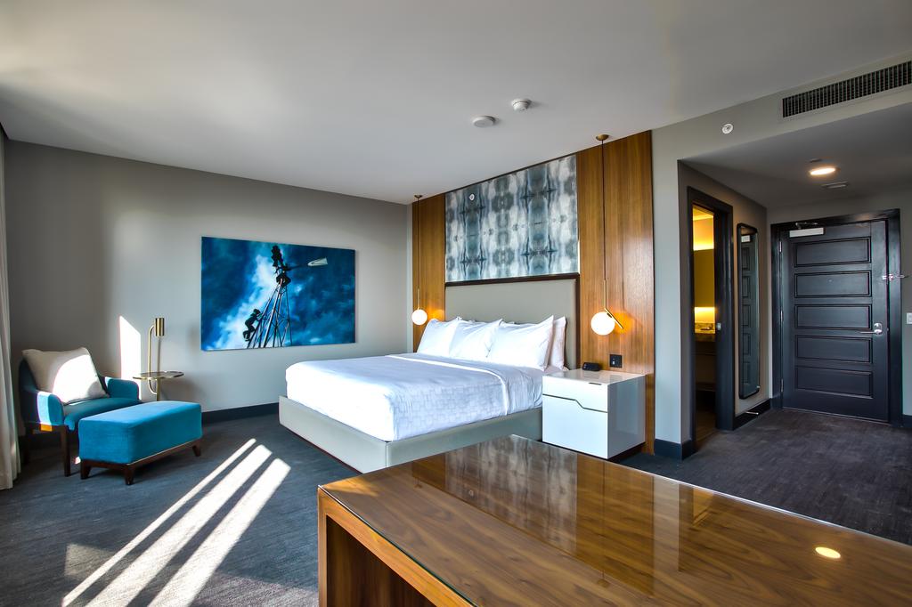 Cambria Hotel Downtown Dallas