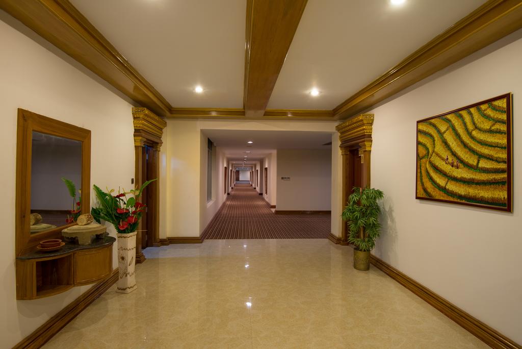 Su Tine San Royal Palace Hotel