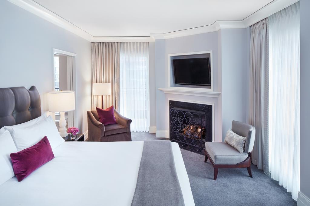 Waldorf Astoria Chicago