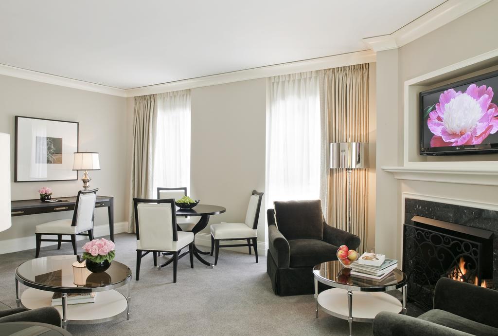 Waldorf Astoria Chicago