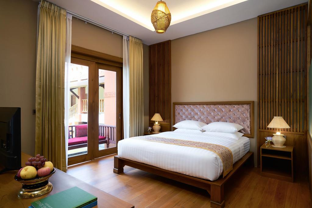 Royal Palace Hotel