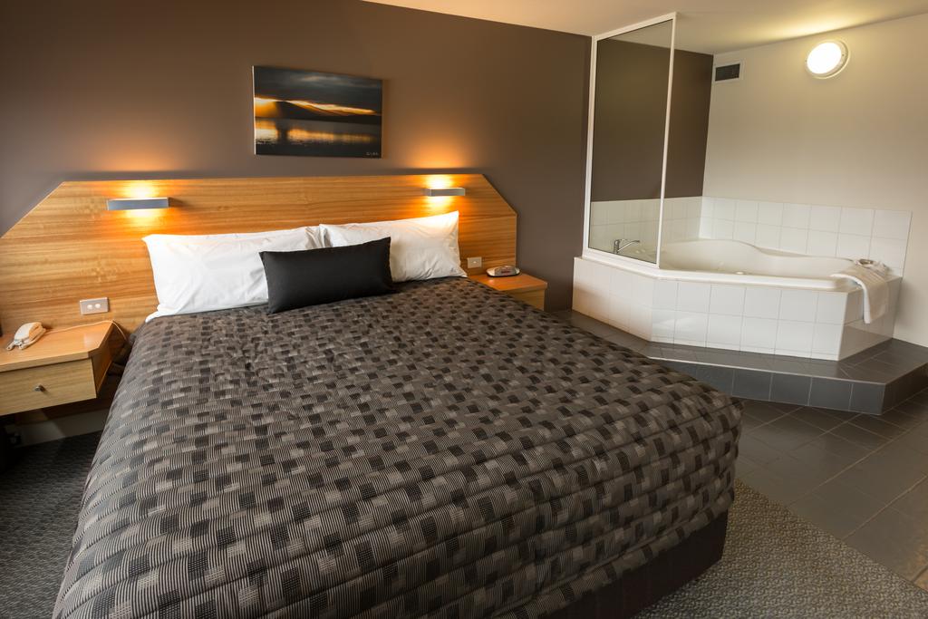 The Old Woolstore Apartment Hotel