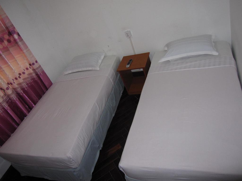 Dolphin Inn