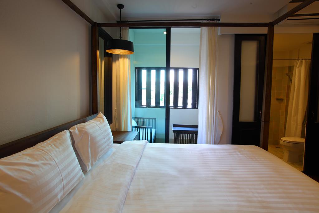 99 The Gallery Hotel
