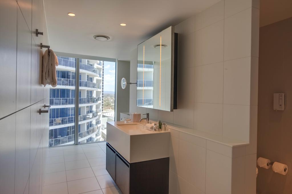 Hilton Surfers Paradise Hotel & Residences