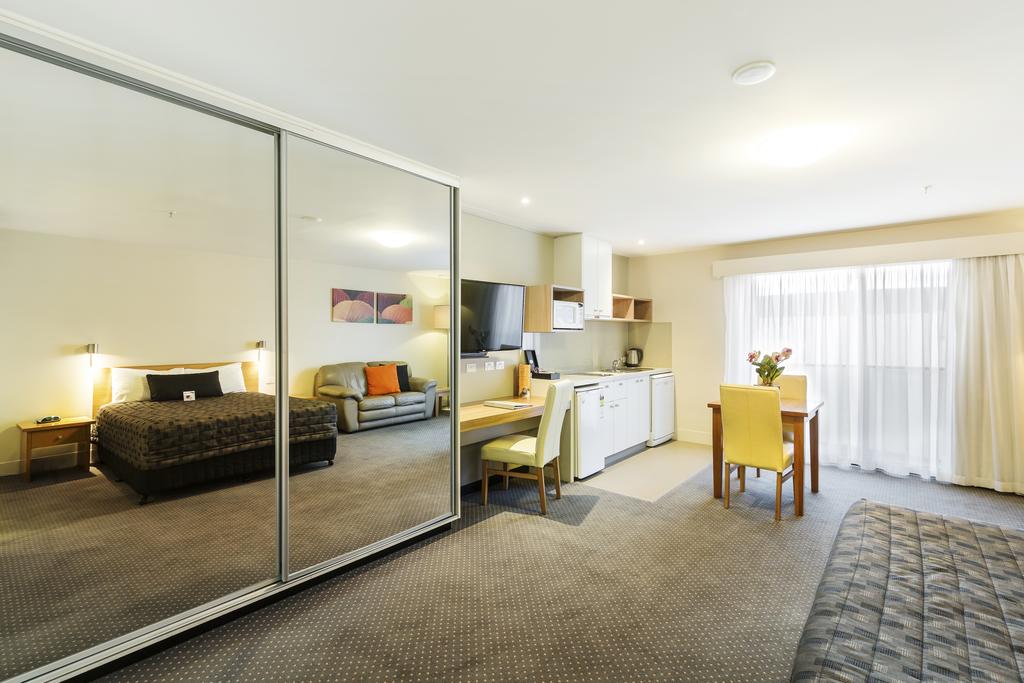 The Old Woolstore Apartment Hotel