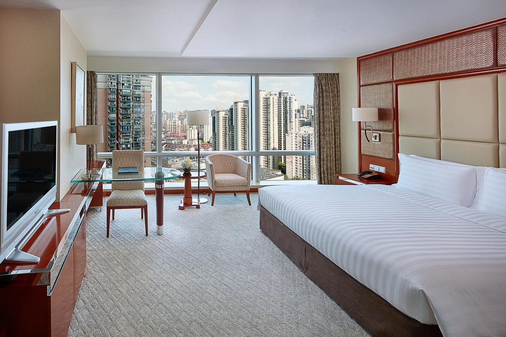 Pullman Shanghai Skyway