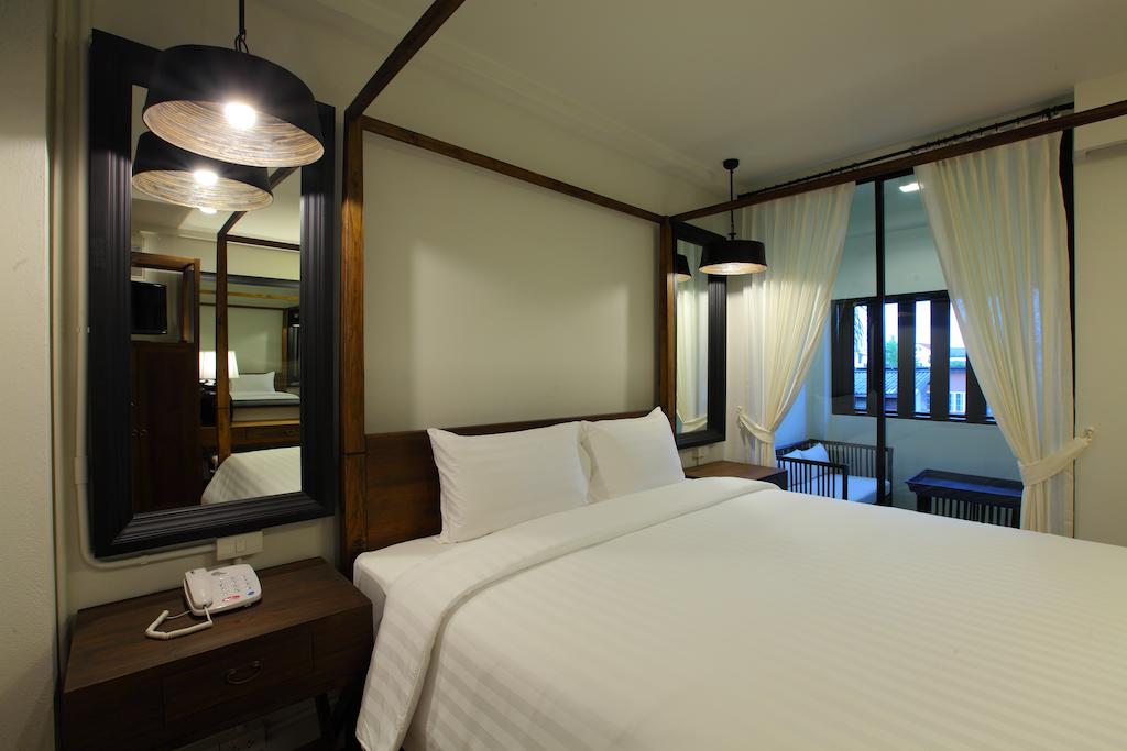 99 The Gallery Hotel