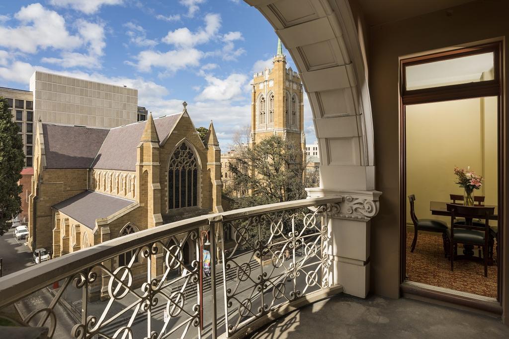 Hadley's Orient Hotel