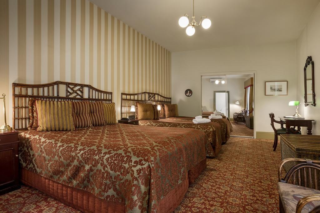 Hadley's Orient Hotel