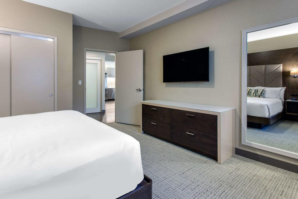 Cambria Hotel Philadelphia Downtown Center City
