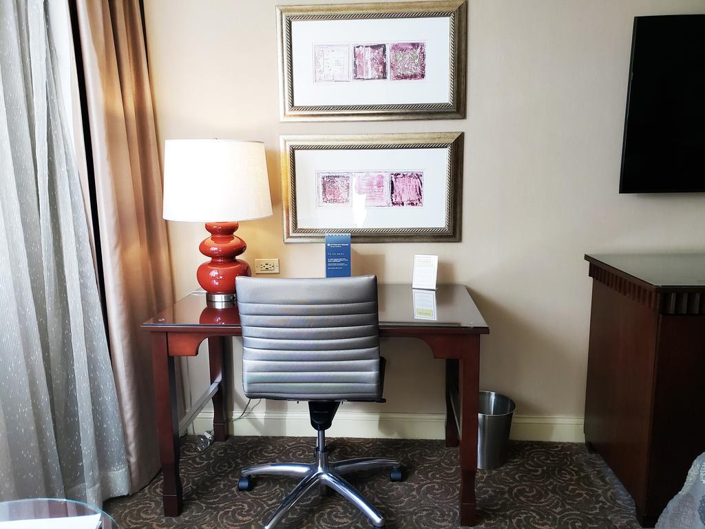 Royal Sonesta Chicago Riverfront