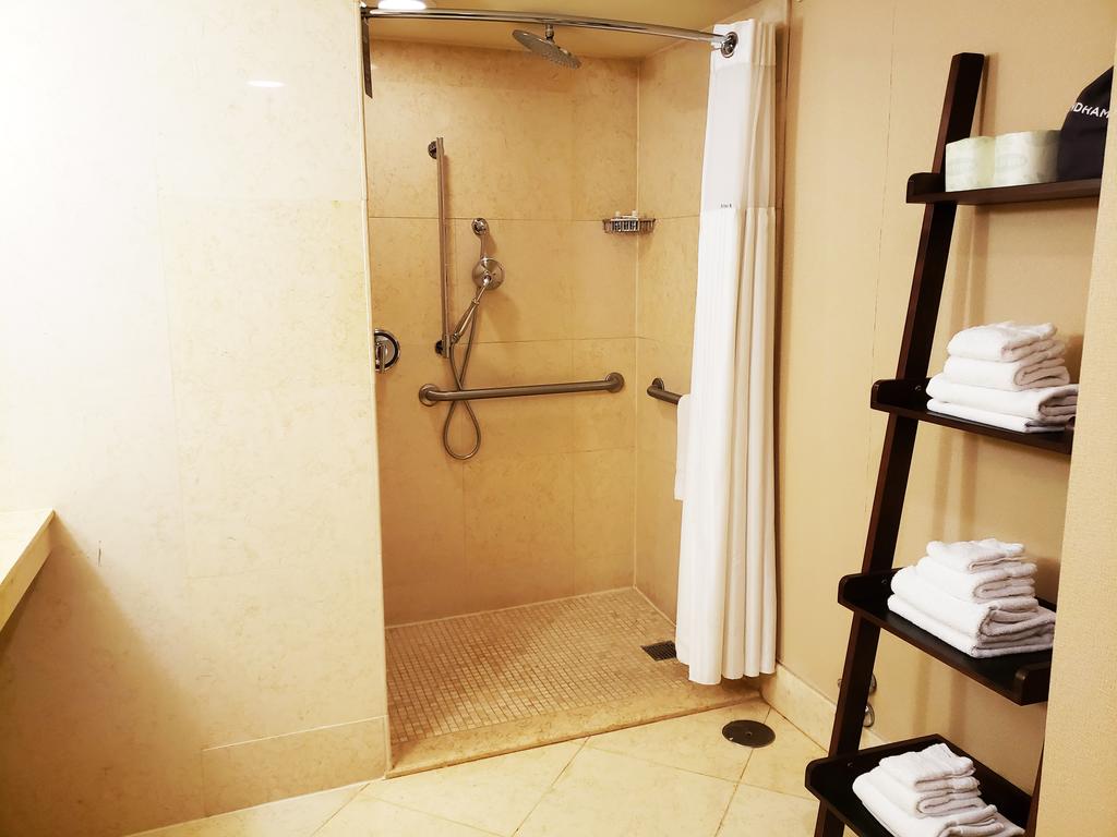 Royal Sonesta Chicago Riverfront