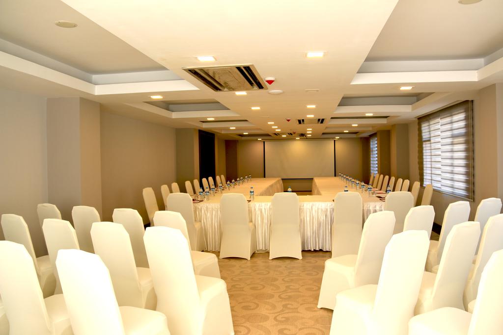 Eastern Palace Hotel