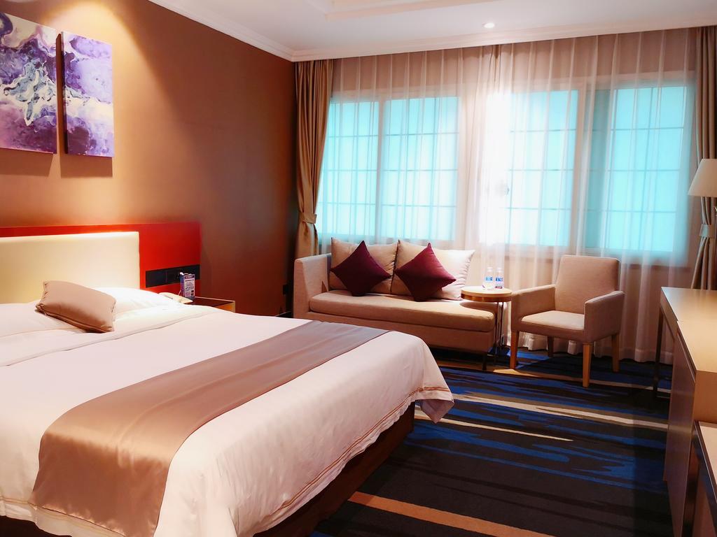 Shenzhen Kaili Hotel, Guomao Shopping Mall