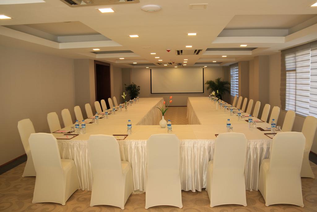 Eastern Palace Hotel