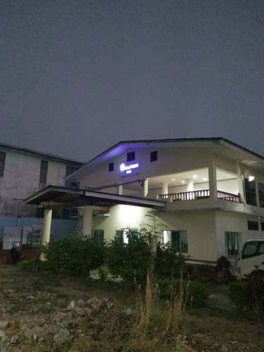 Dolphin Inn