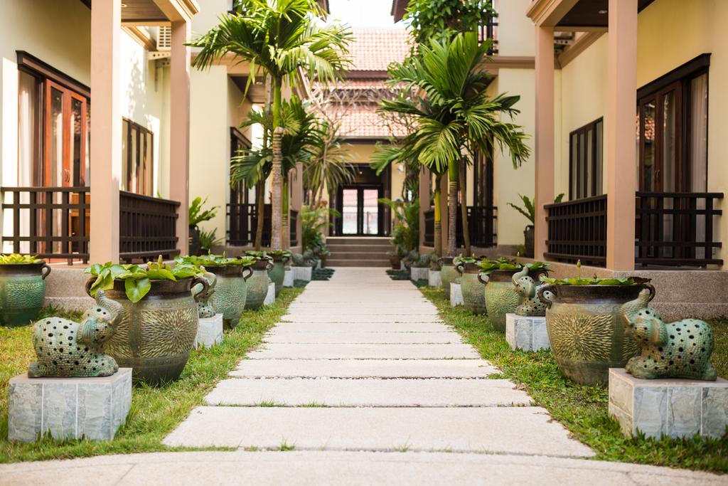 Ang Thong Hotel