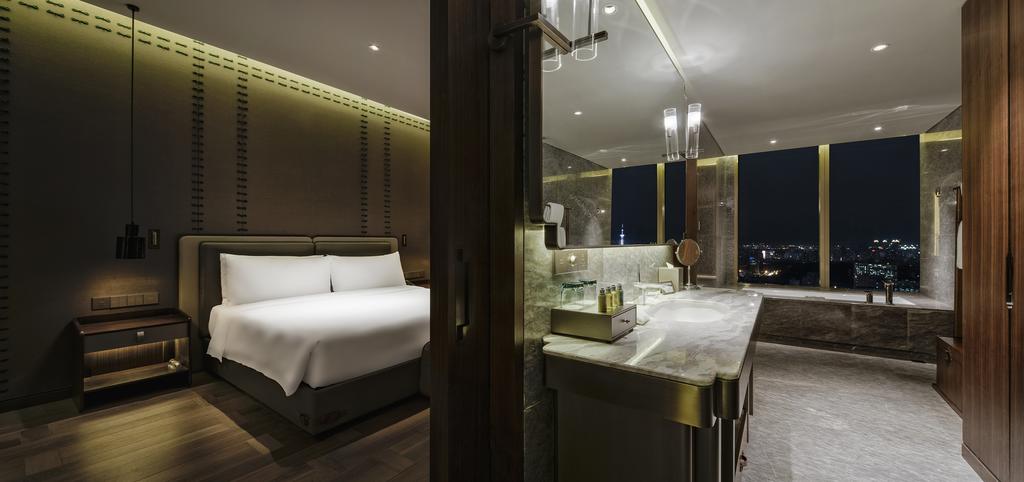 Nanjing Golden Eagle International Hotel