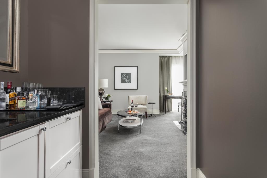 Waldorf Astoria Chicago