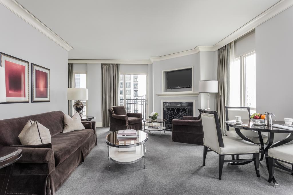 Waldorf Astoria Chicago