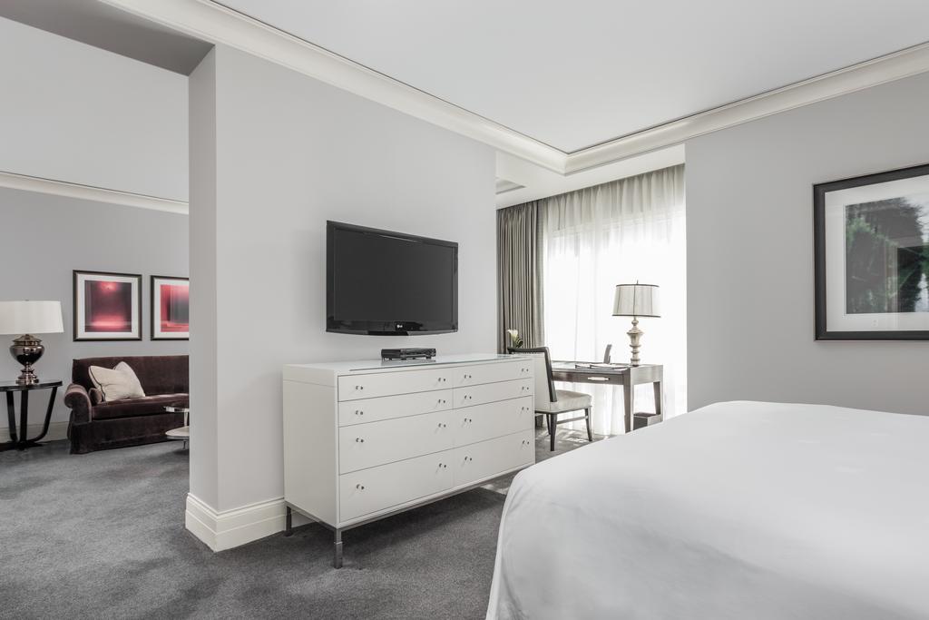 Waldorf Astoria Chicago