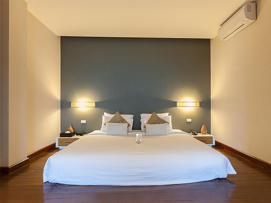 The Sea Koh Samui Beachfront Resort & Spa