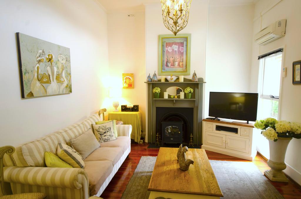 Westbury Cottage