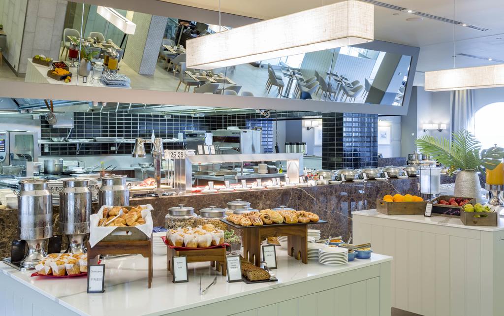Hilton Surfers Paradise Hotel & Residences