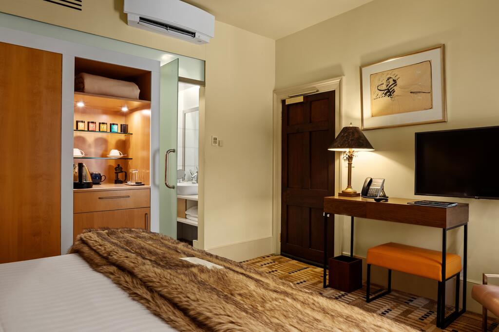 Islington Hotel