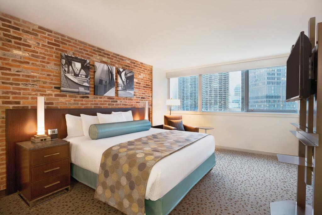 Royal Sonesta Chicago Riverfront