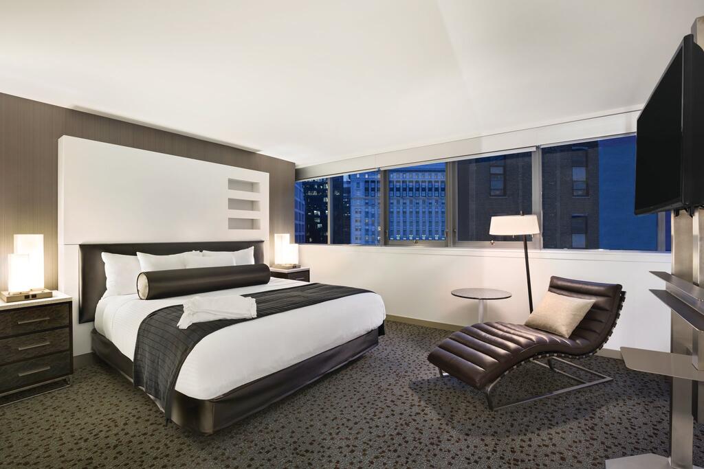 Royal Sonesta Chicago Riverfront
