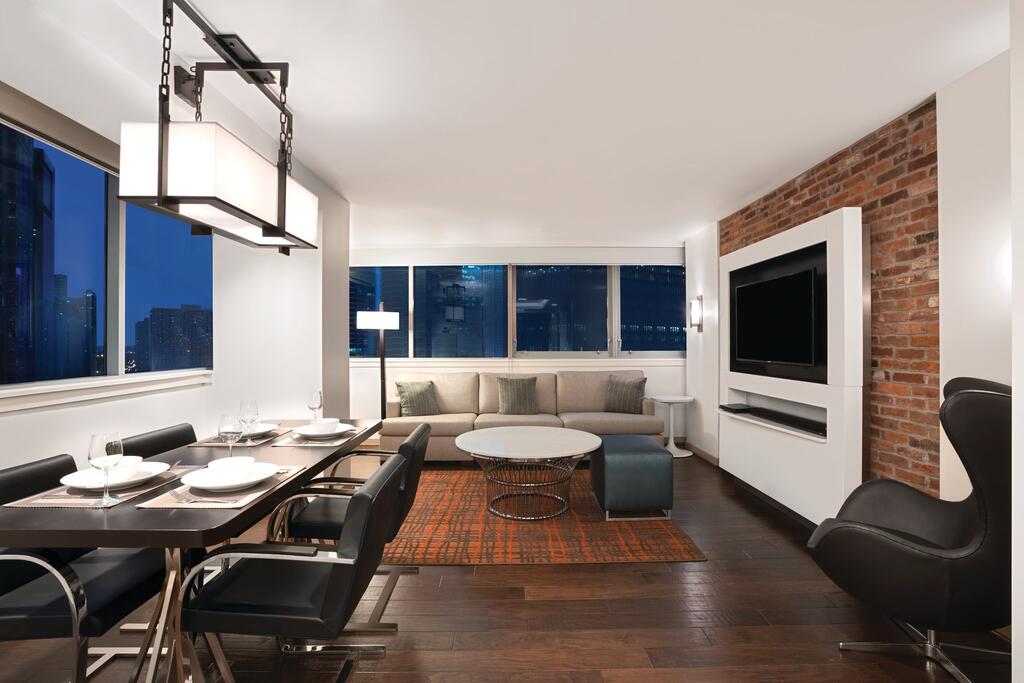 Royal Sonesta Chicago Riverfront