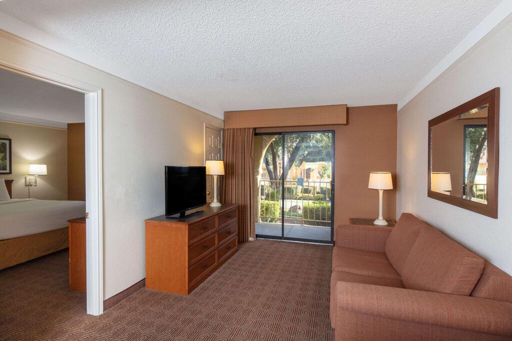 la quinta by wyndham las vegas airport n conv la quinta by wyndham las vegas airport n conv
