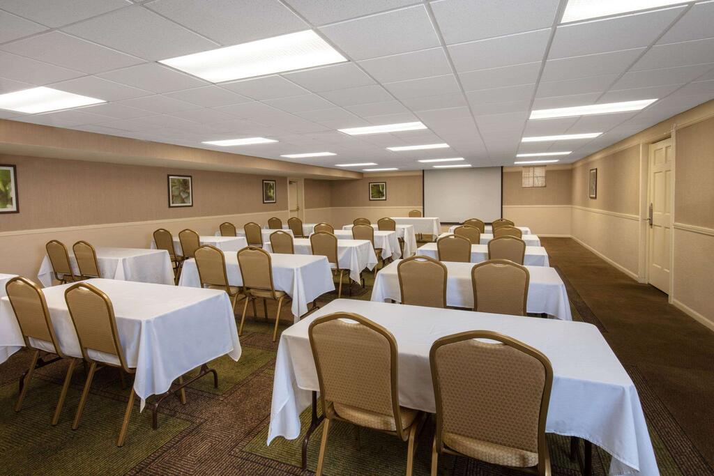 la quinta by wyndham las vegas airport n conv la quinta by wyndham las vegas airport n conv