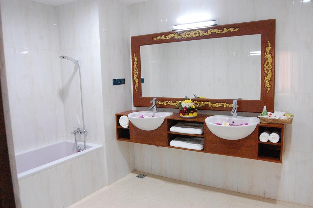 Su Tine San Royal Palace Hotel