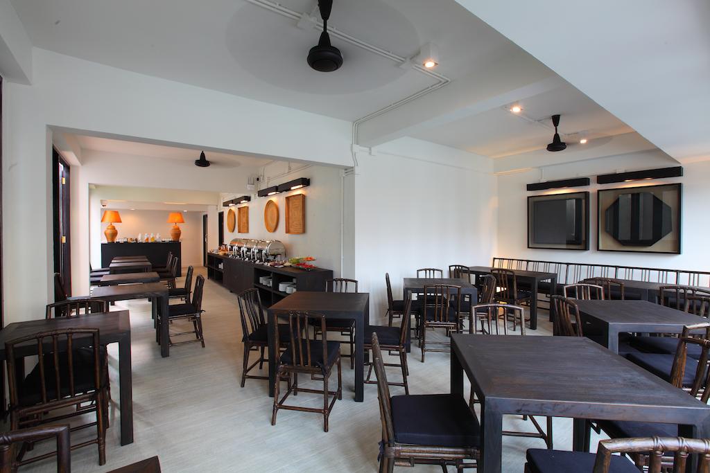 99 The Gallery Hotel