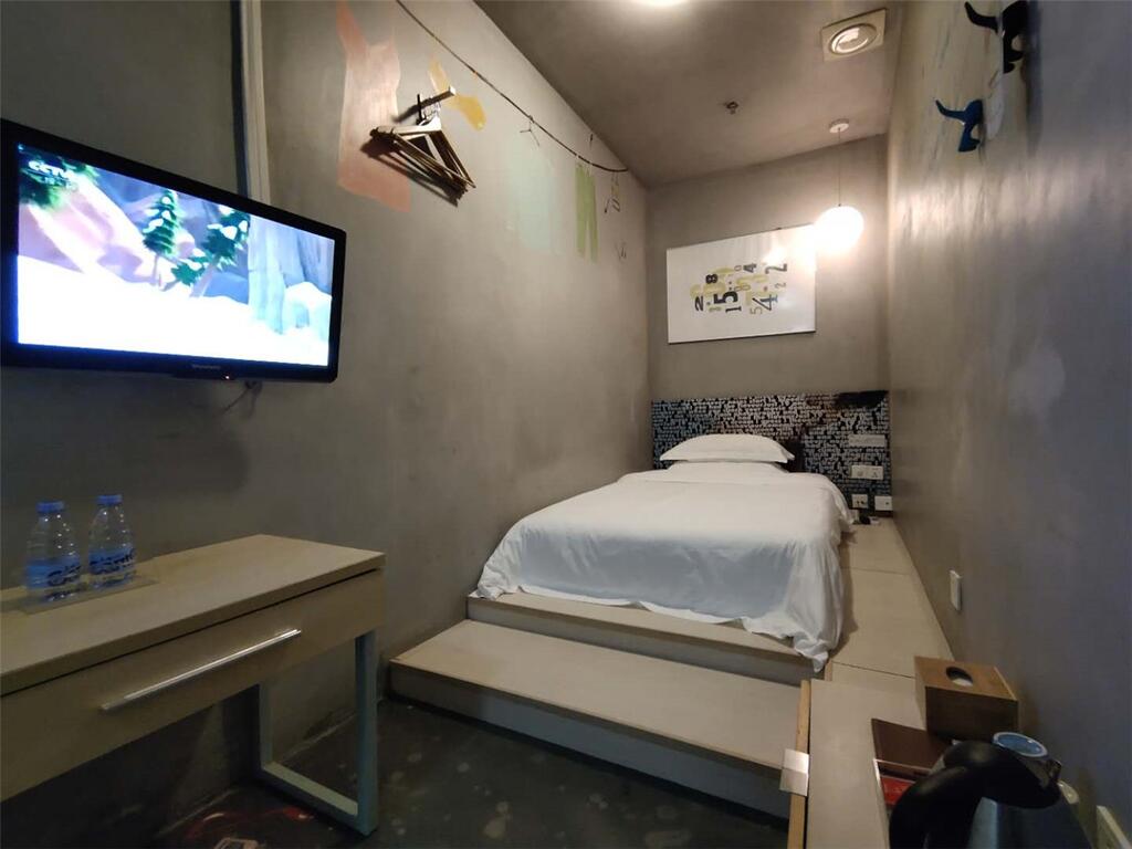 Shenzhen Dongmen Colour Hotel