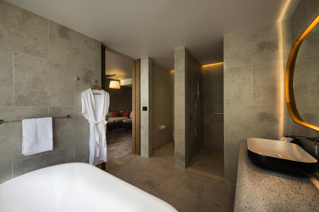 Crowne Plaza Hobart