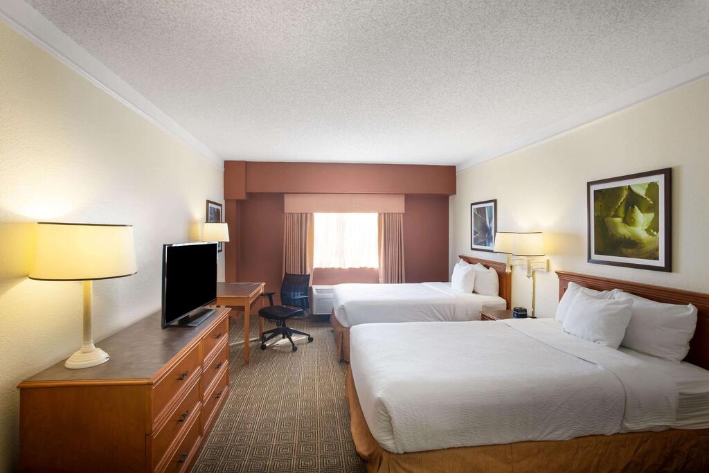 La Quinta Inn by Wyndham Austin Capitol / Downtown