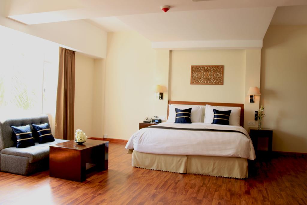 Eastern Palace Hotel