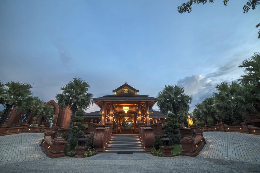 Heritage Bagan Hotel