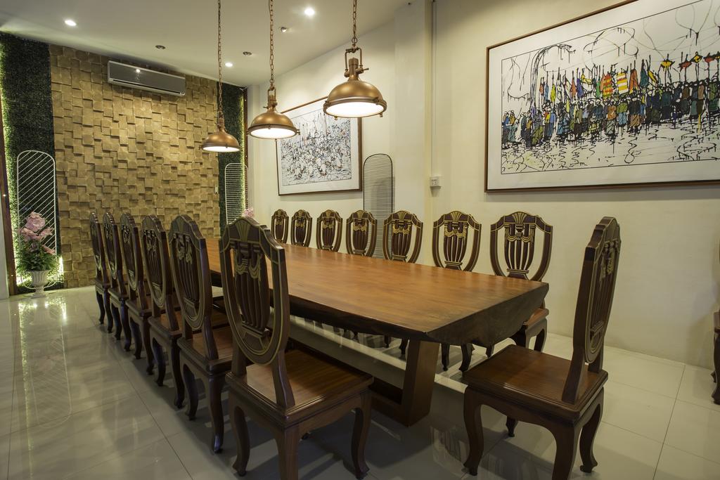 Aura Residence