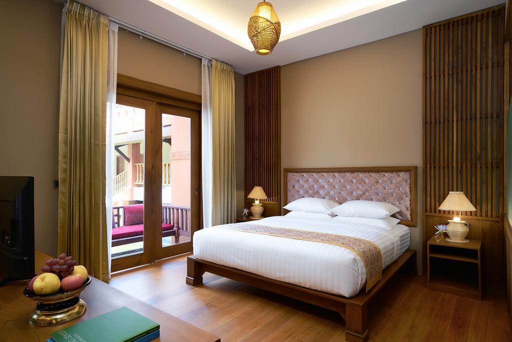 Royal Palace Hotel