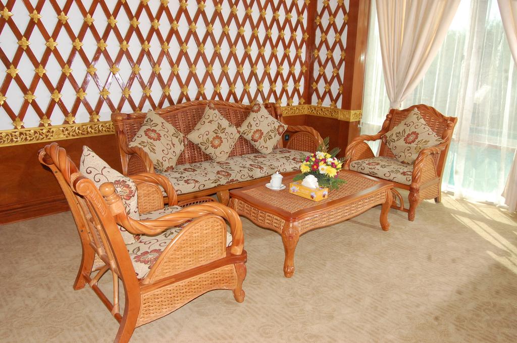 Su Tine San Royal Palace Hotel
